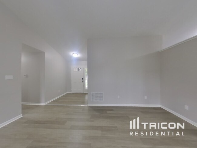 Building Photo - 11102 Leo Drive Indianapolis IN