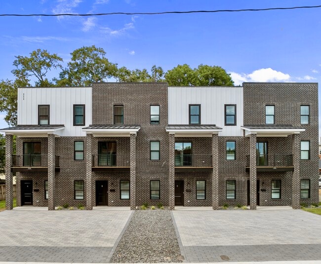 Building Photo - 804 Forbes St