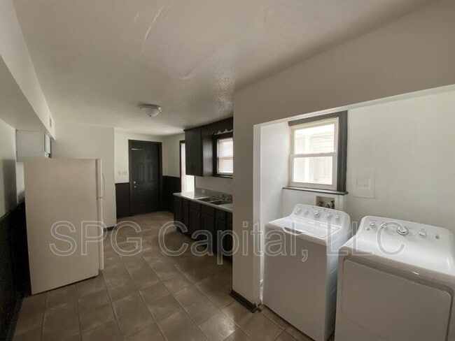 Building Photo - 37 N Hartley St