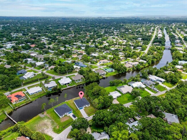 Building Photo - 573 Joy Haven Dr