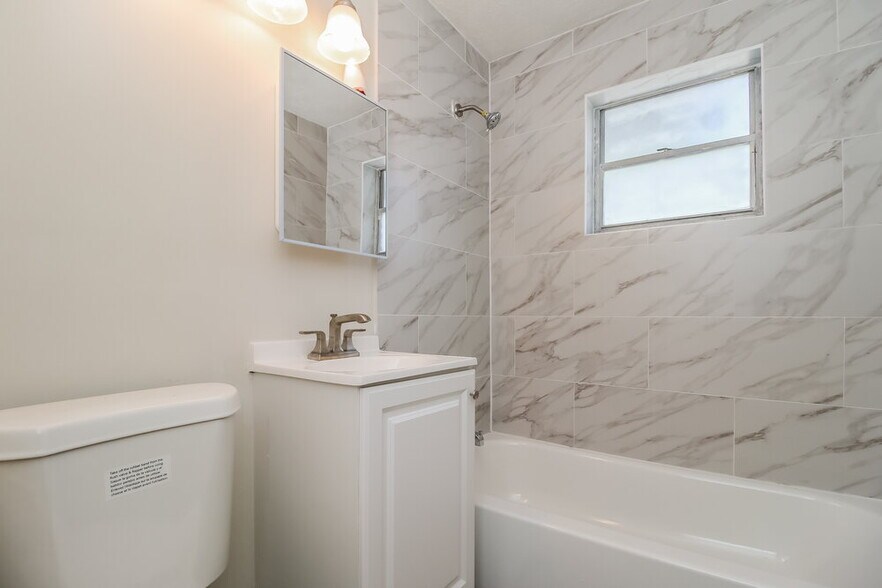 Building Photo - 5383 Eadie Pl