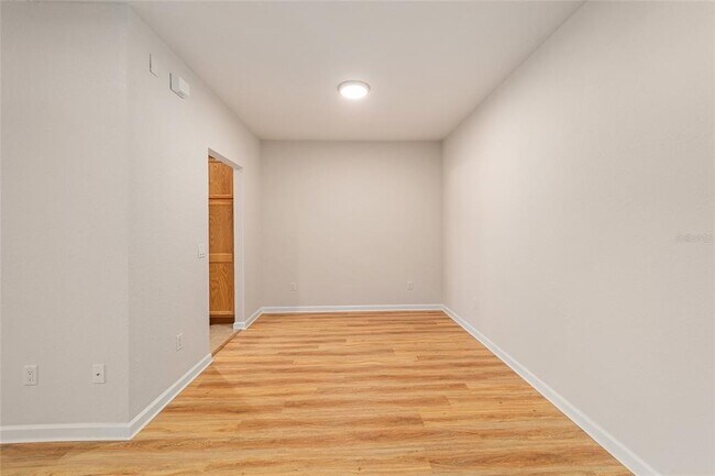 Building Photo - 4570 SW 52nd Cir