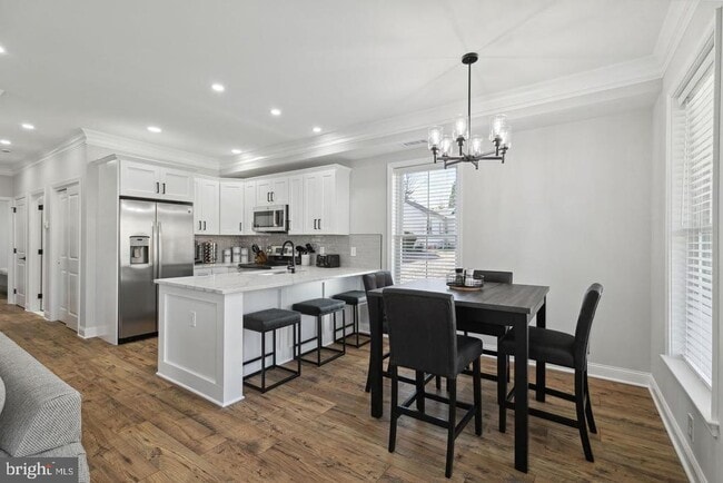 Building Photo - 36 Evergreen Ln