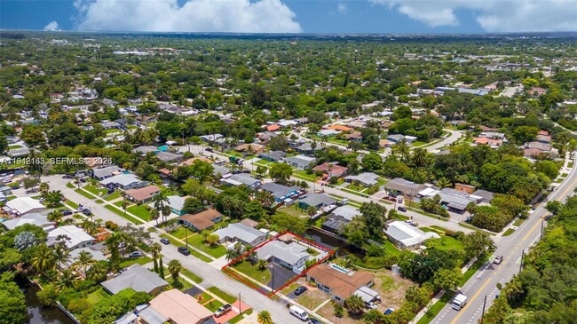 Building Photo - 2621 SW 19th St