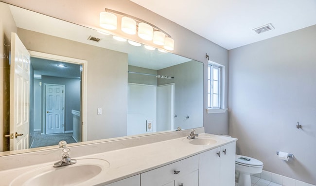 Building Photo - Summerwood!! Application and more info @ https://www.sandseekerrealty.com/long-term-rentals/. Cli...