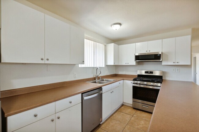 Building Photo - 32125 Sky Blue Water Trail