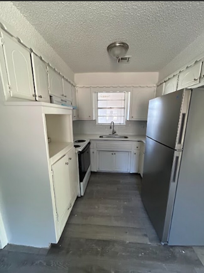 Building Photo - Charming 5 Bedroom Rent to Own Home!!