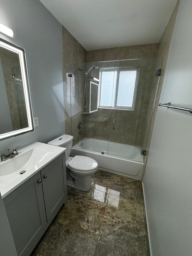 Building Photo - 1041 NE 178th Terrace