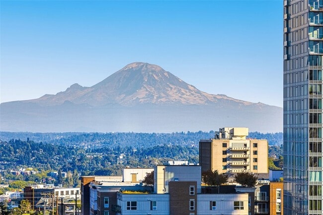 Building Photo - 1105 Spring St