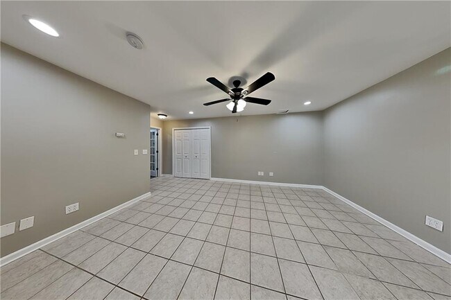 Building Photo - 2101 Chatou Pl