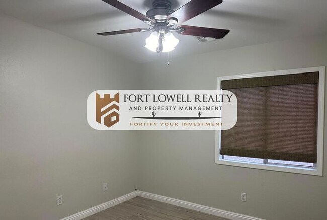 Building Photo - 1401 S 228th Ln