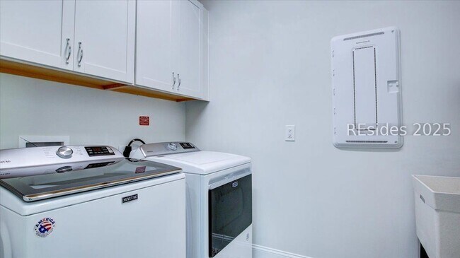 Building Photo - 1339 St Somewhere Dr