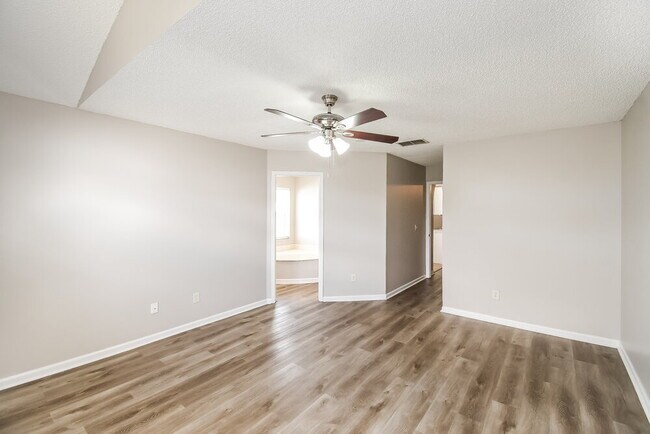 Building Photo - 12151 Silver Saddle Dr