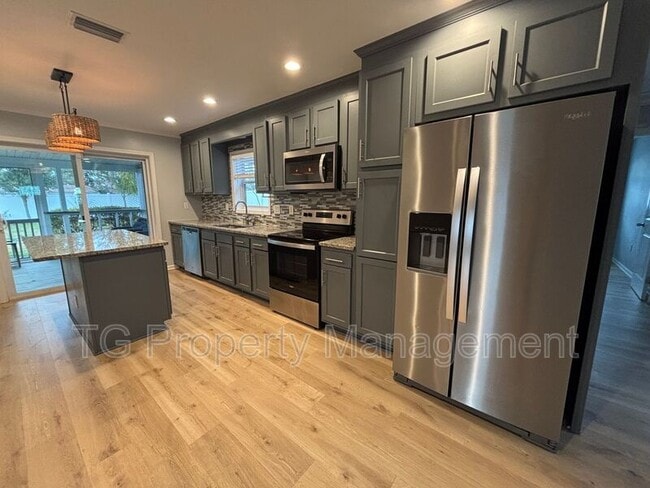 Building Photo - 14046 Aldridge Rd N