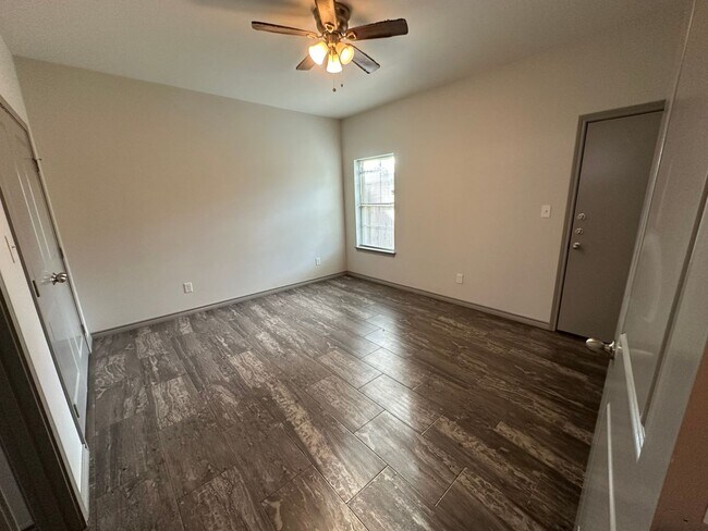 Building Photo - 13314 County Rd 285