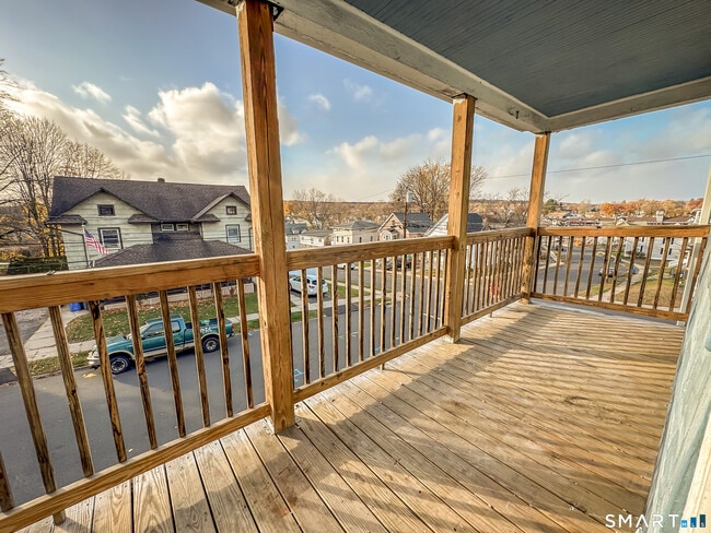 Building Photo - 72 Stewart St