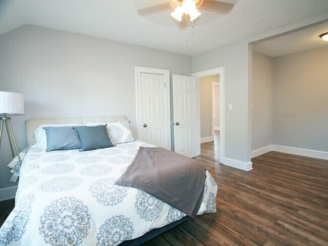 Building Photo - 3 Renovated Story 4 Bed - 2.5 Bath Colonial available for Rent