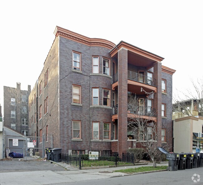 The Phoenix Apartments 75 W Palmer St Detroit MI 48202 Apartment Finder