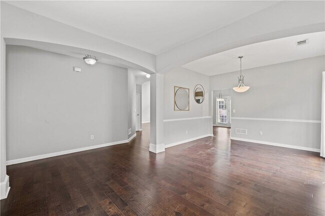 Building Photo - 4419 Silver Ridge Way SW