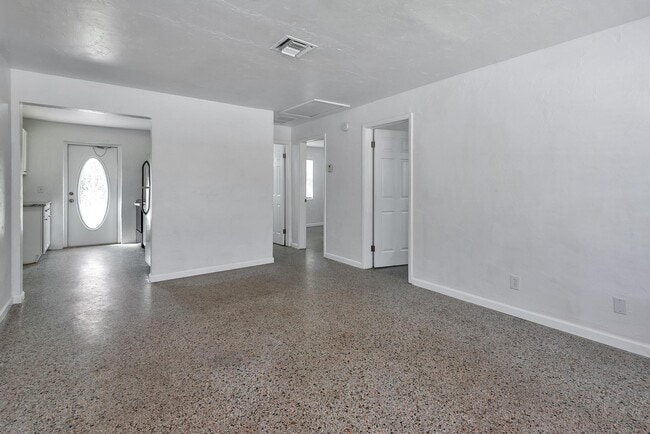 Building Photo - 4882 Jefferson Rd