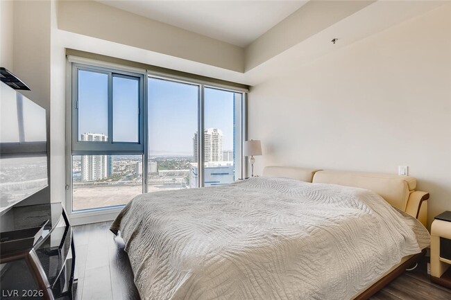 Building Photo - 2700 S Las Vegas Blvd