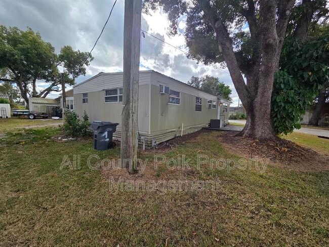 Building Photo - 2735 W 10th St