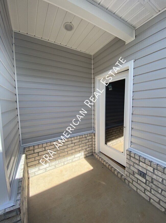 Building Photo - 953 Skylark Rd