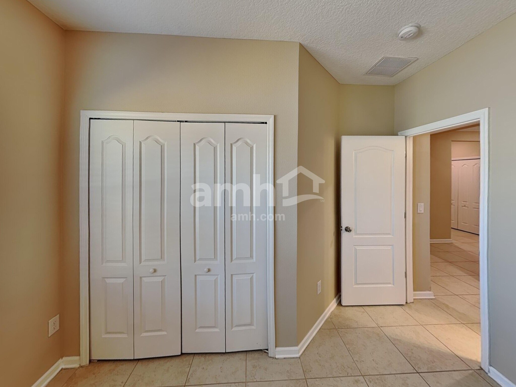 Building Photo - 210 Athens Dr