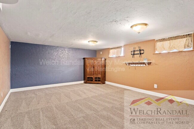 Building Photo - 2904 Van Buren Ave