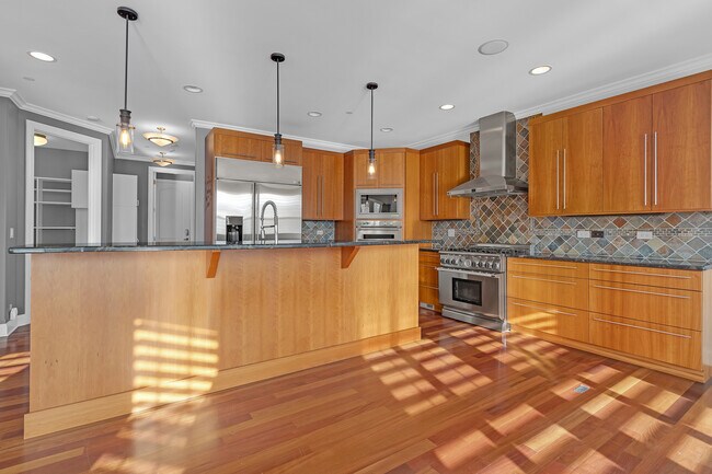 Building Photo - 7242 Greywall Ct