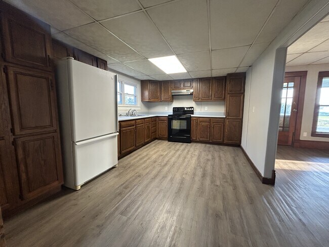 Building Photo - 6640 E Carson City Rd