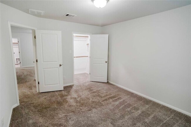 Building Photo - 5713 Pleasanton Pkwy