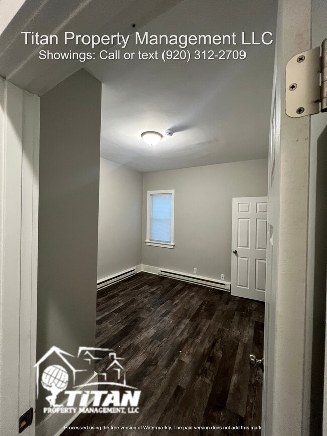 Building Photo - 721 E Parkway Ave