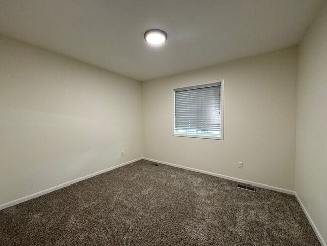 Building Photo - Beautiful Home in W Fort Collins