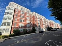 Building Photo - 300 Mamaroneck Ave