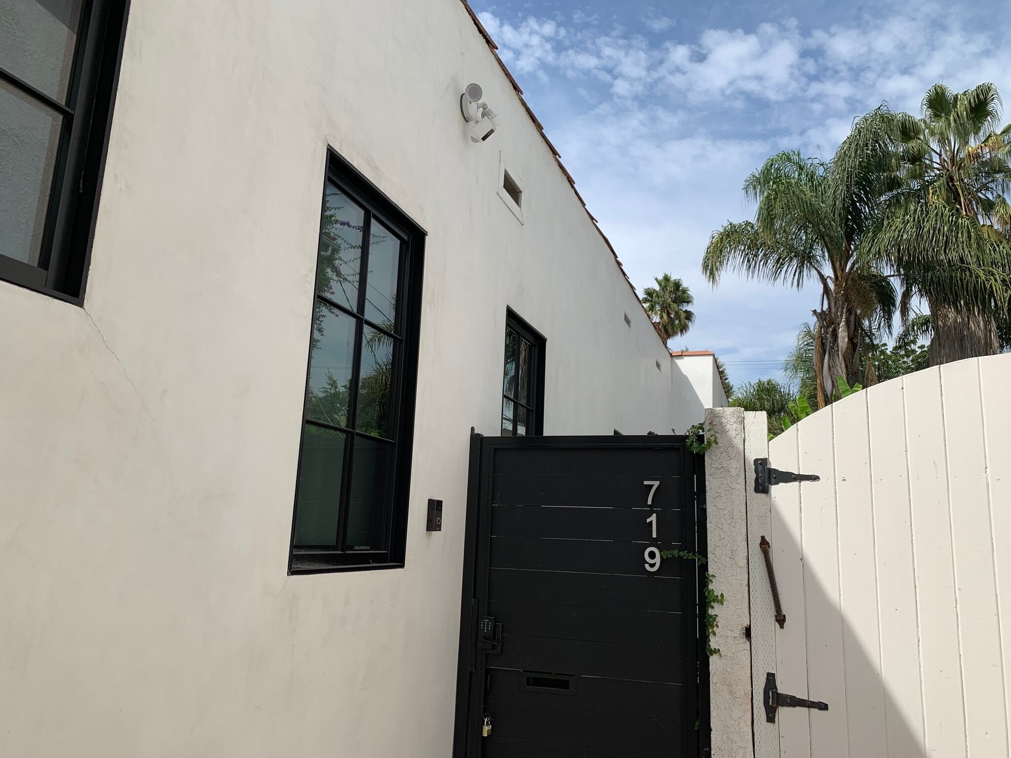 Building Photo - 719 N Formosa Ave
