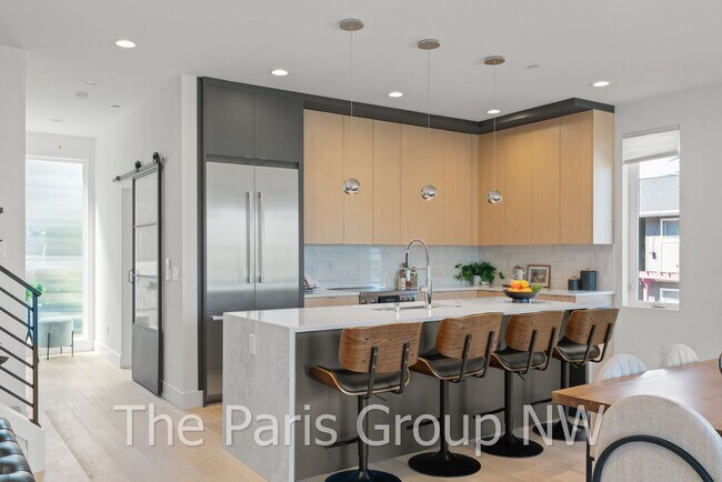 Building Photo - Stunning 2024 Built Downtown Kirkland Luxe Home for Rent! 3br/3.5ba/2410sf