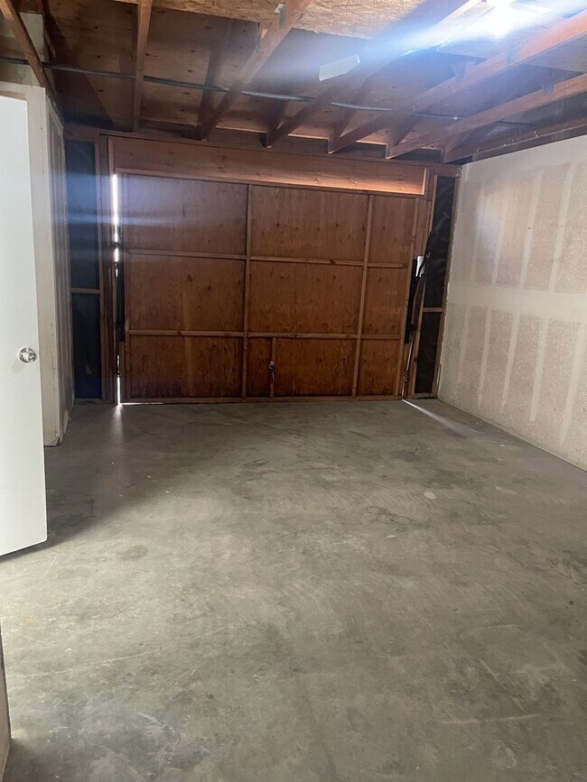 Building Photo - ERW1617