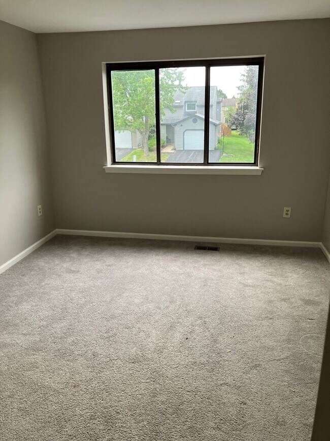 Building Photo - Comfortable, All-New Liverpool TownHome