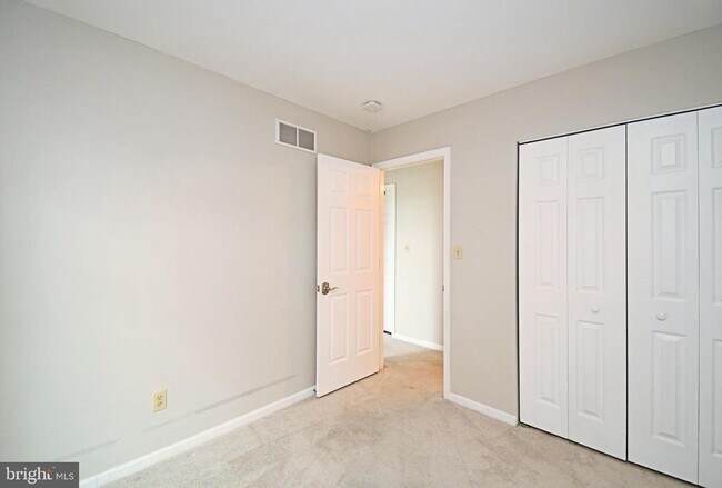 Building Photo - 4258 Red Oak Ct