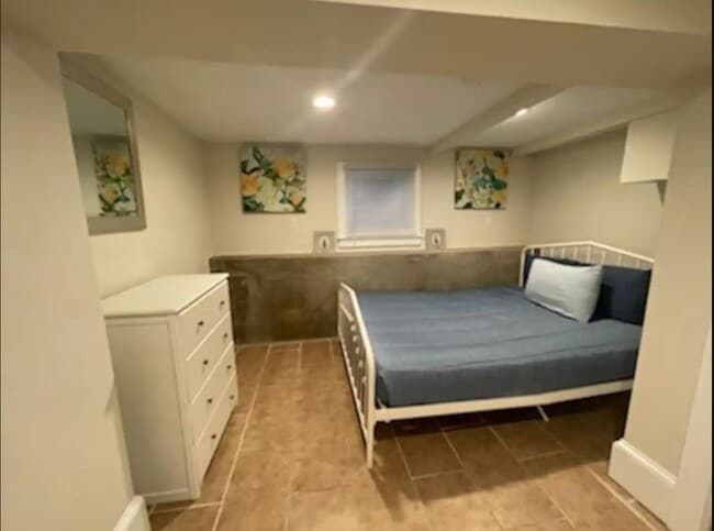 Building Photo - 41 S Dover Ave