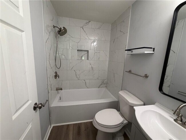 Building Photo - 571 Eva Kennedy Rd