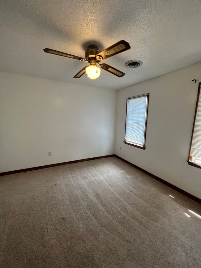 Building Photo - 7413 Cross Point Ln