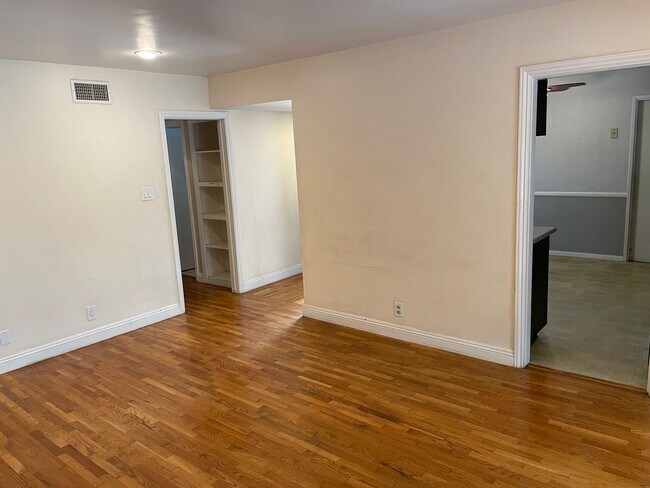 Building Photo - California Ranch Home in the Heart of Lomita