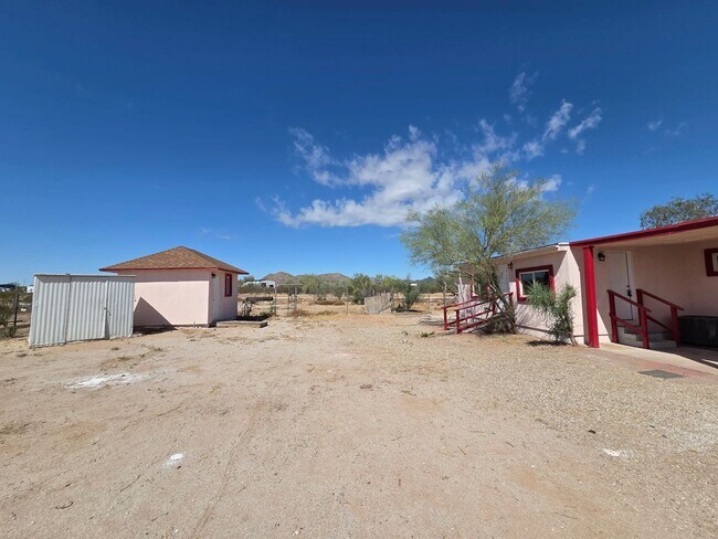 Building Photo - Queen Creek 3 bed / 2 bath on just under 5 Acres! No HOA!