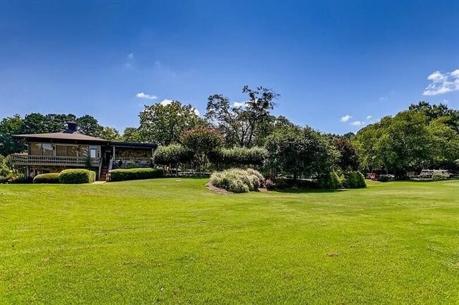 Building Photo - 140 Lablanc Way NW