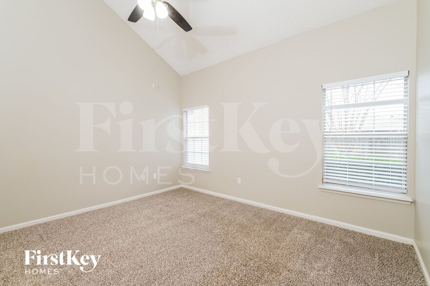 Building Photo - 9515 Southbrook Dr