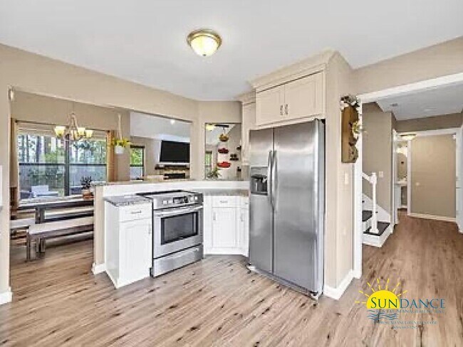 Building Photo - Spacious 3-Bedroom Home in Mary Esther Nea...