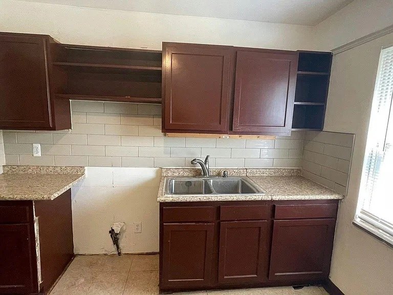 Building Photo - 13500 Rutherford St