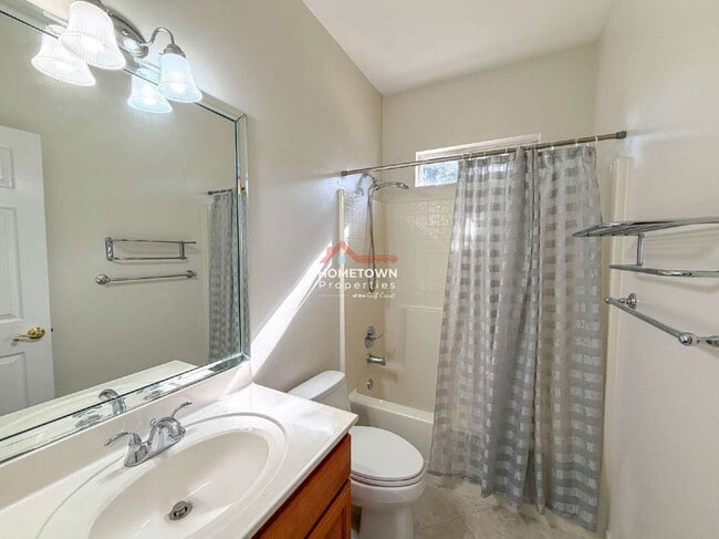 Building Photo - 1490 Chalet Pl